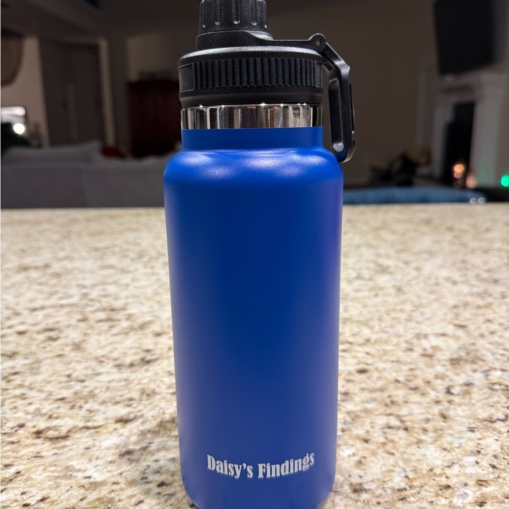 Daisy’s Findings Blue Water Bottle